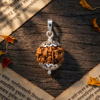 Rudraksha with capping (Silver)